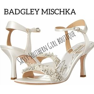 🆕⭐ BADGLEY MISCHKA white rhinestone heels
